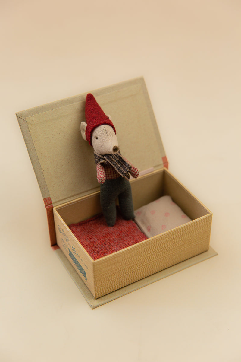 Christmas Mouse, Baby in Book