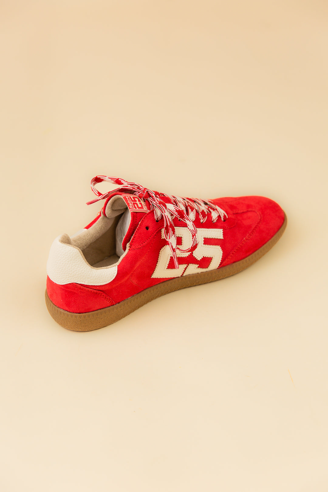 Retro 25 Sneaker
