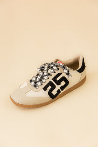 Retro 25 Sneaker