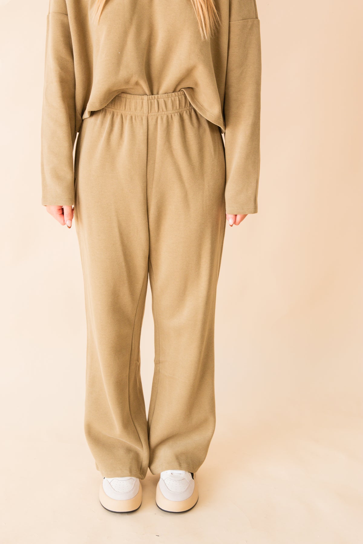 Relaxed Stay Wide Leg Sweat Pants