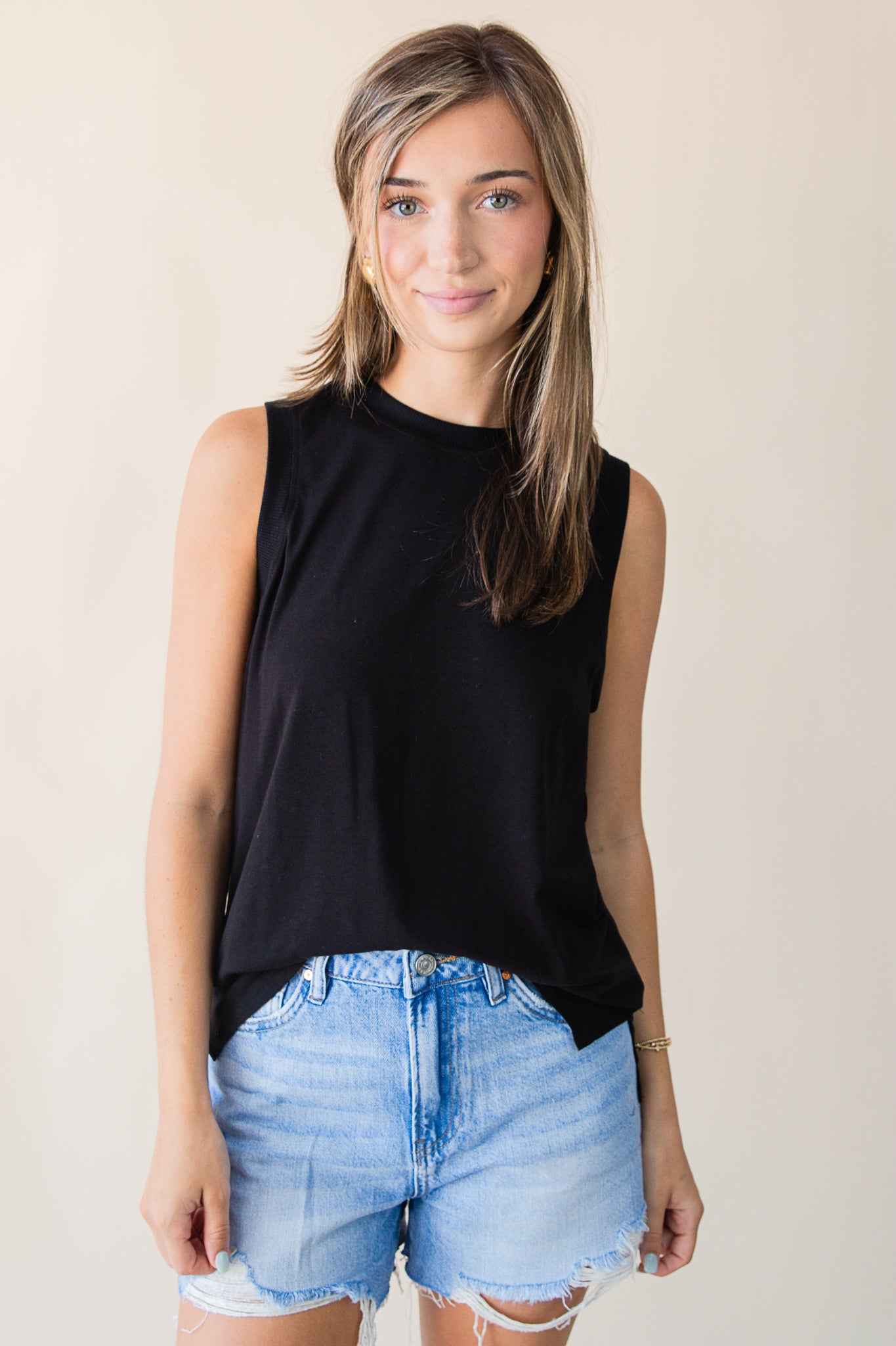 マメ クロゴウチCarnation Willow Sleeveless Tops マメ クロゴウチCarnation Willow Sleeveless Tops