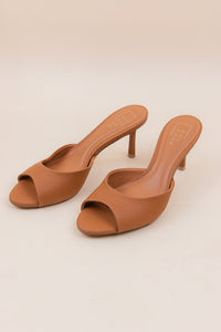 Elaine Heel