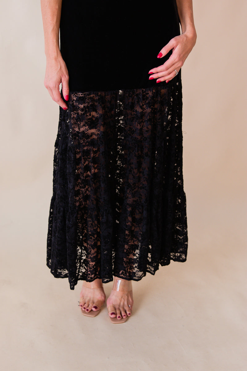 At Dusk Velvet Lace Cntrst Maxi Dress