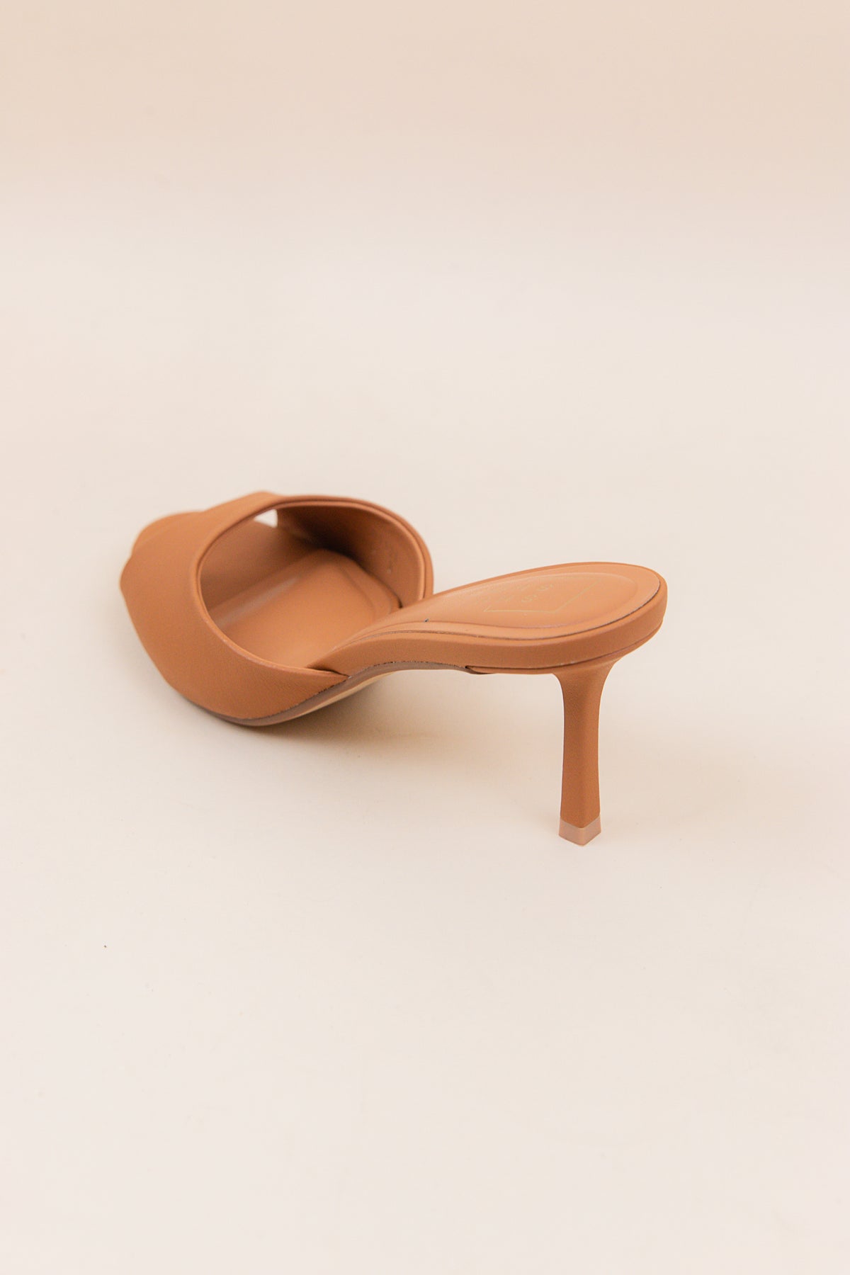 Elaine Heel