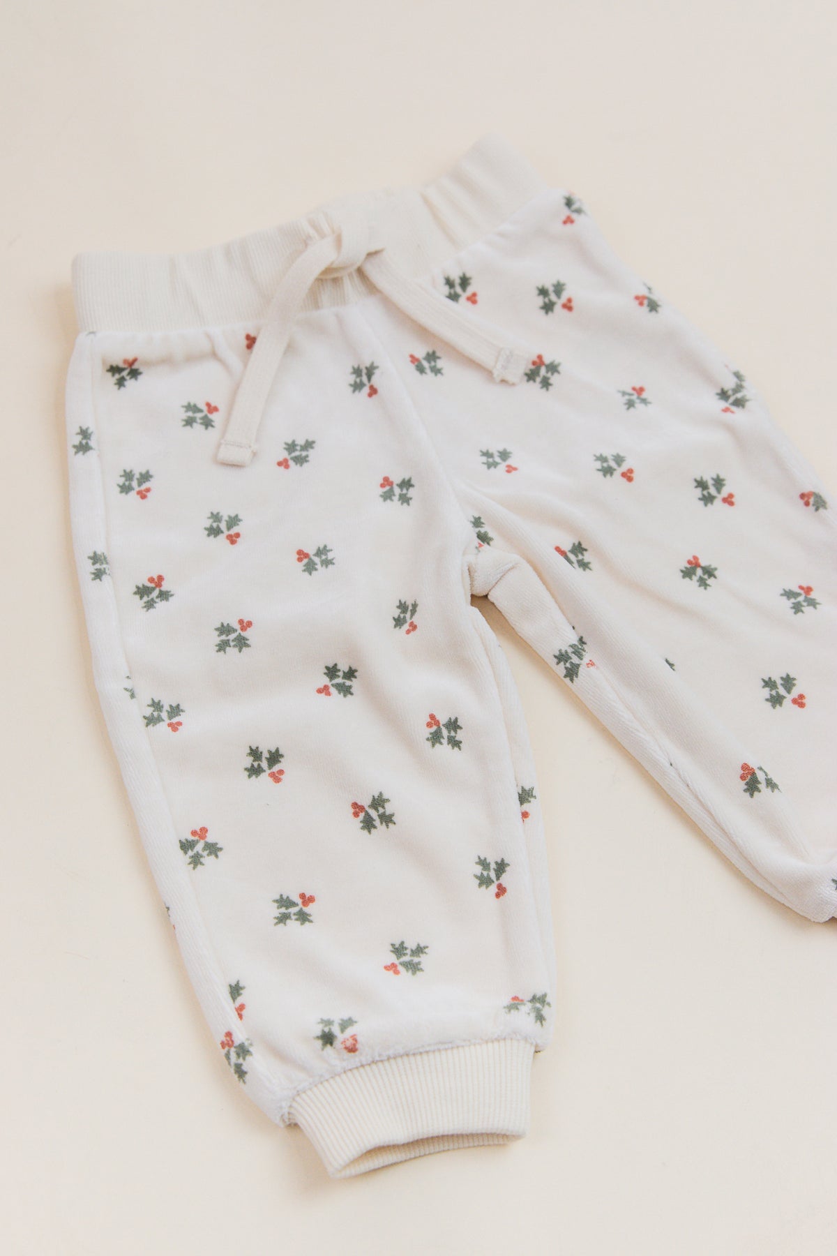 Velour Relaxed Sweatpant Holly Berry