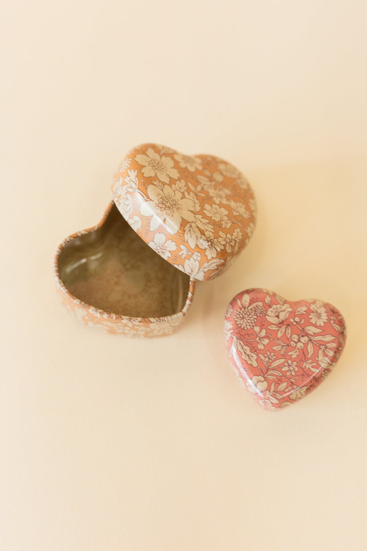 Metal Heart Box 2 Piece Set, Ocher/Heather Blossom