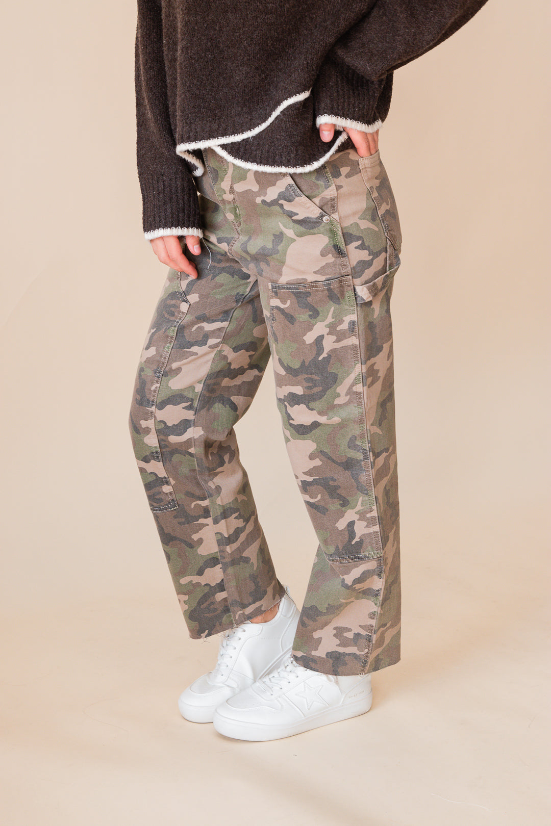 Sundaze Carpenter HR Straight Crop