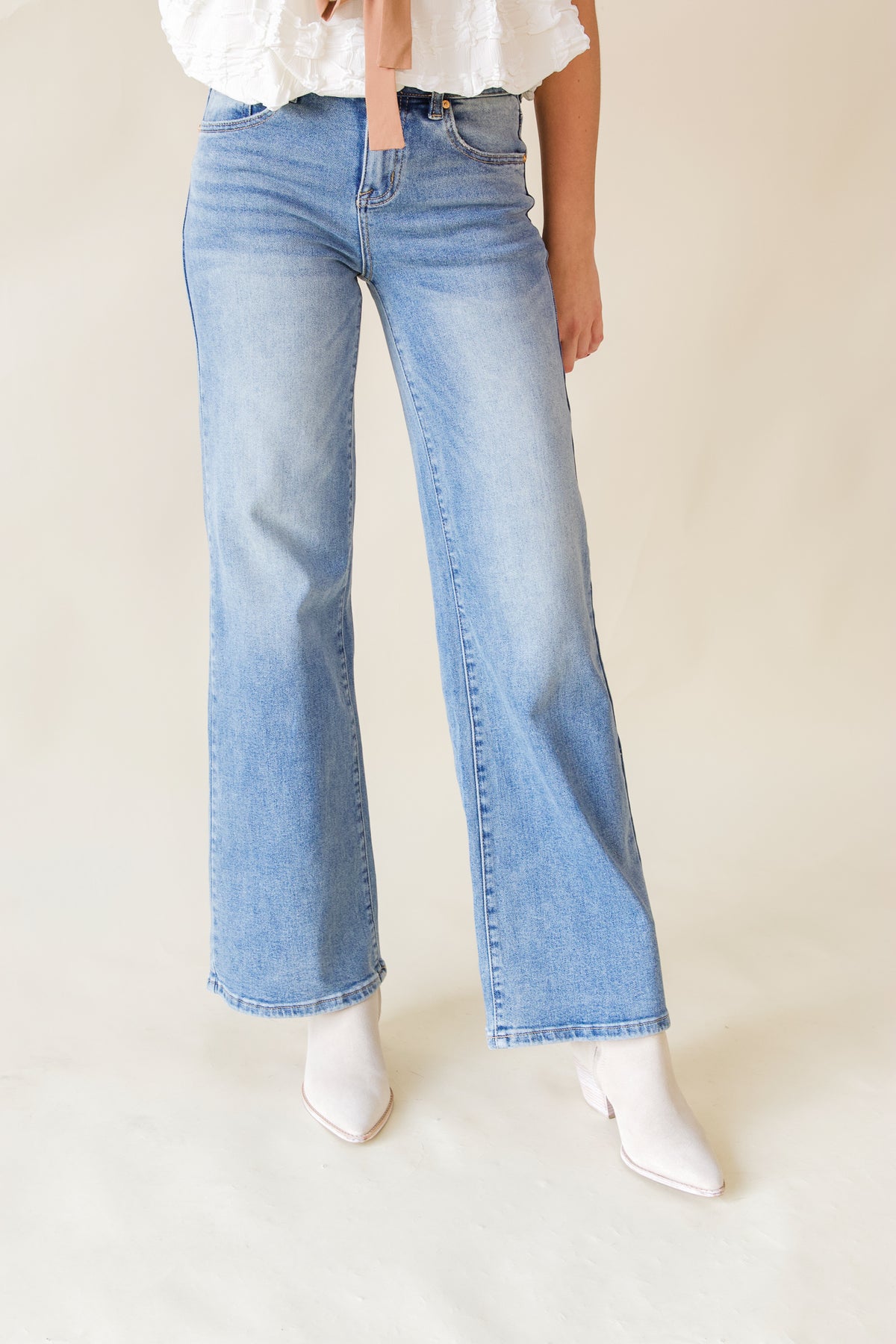 Lara Mid Rise Leg Jeans