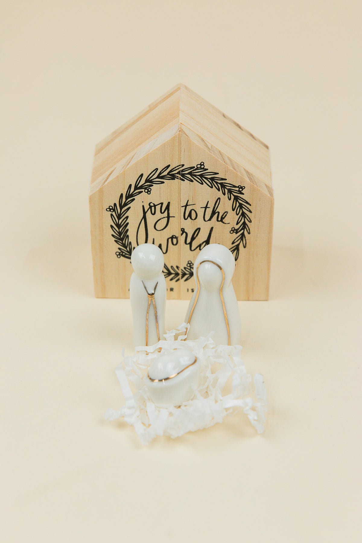 Ceramic Figure Pine Wood Box