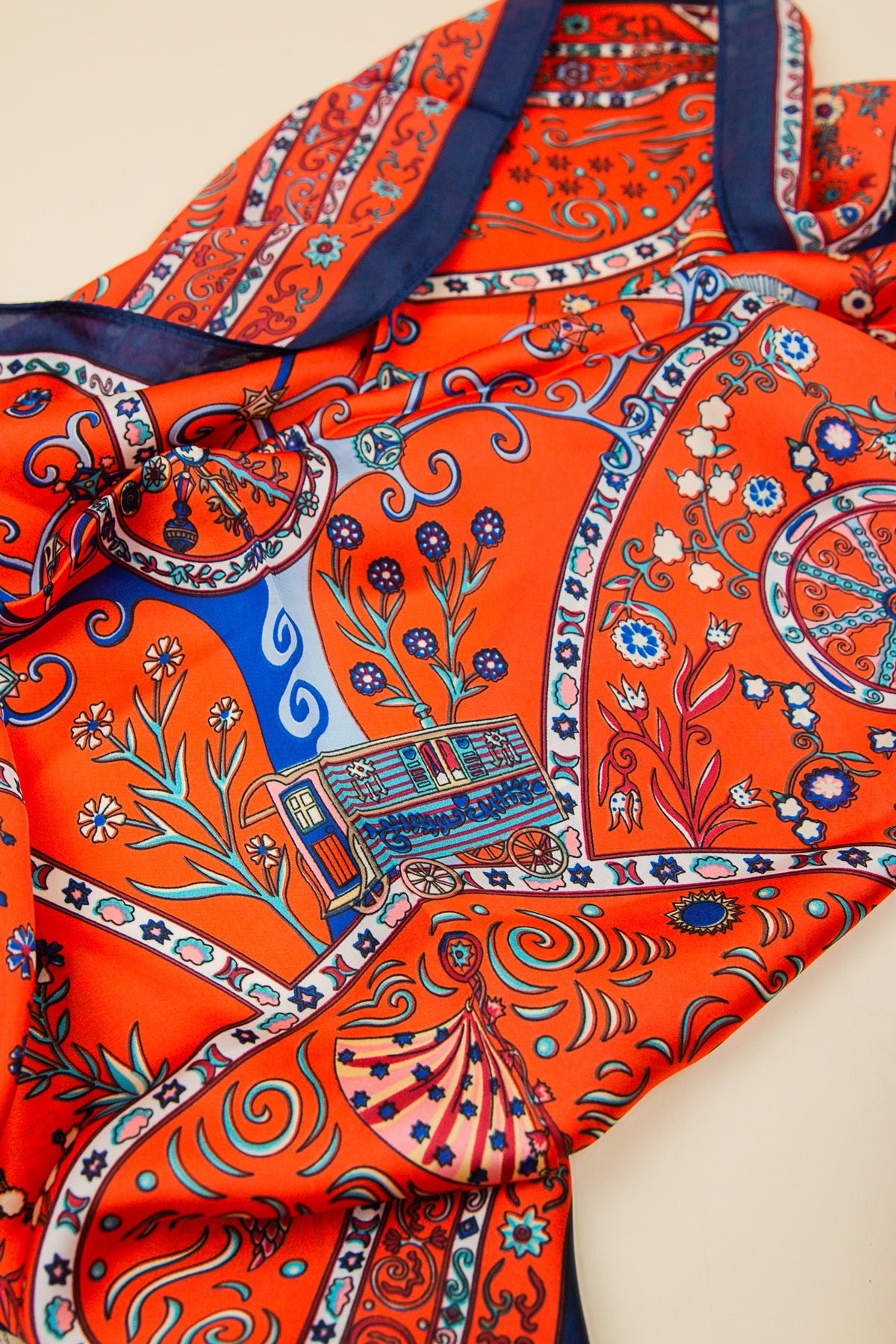 Scarvii Vintage Pattern Square Scarf