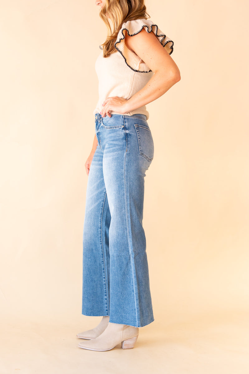 High Rise Wide Leg Jeans w Raw Hem