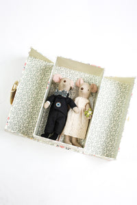 Wedding Mice Couple in a Box